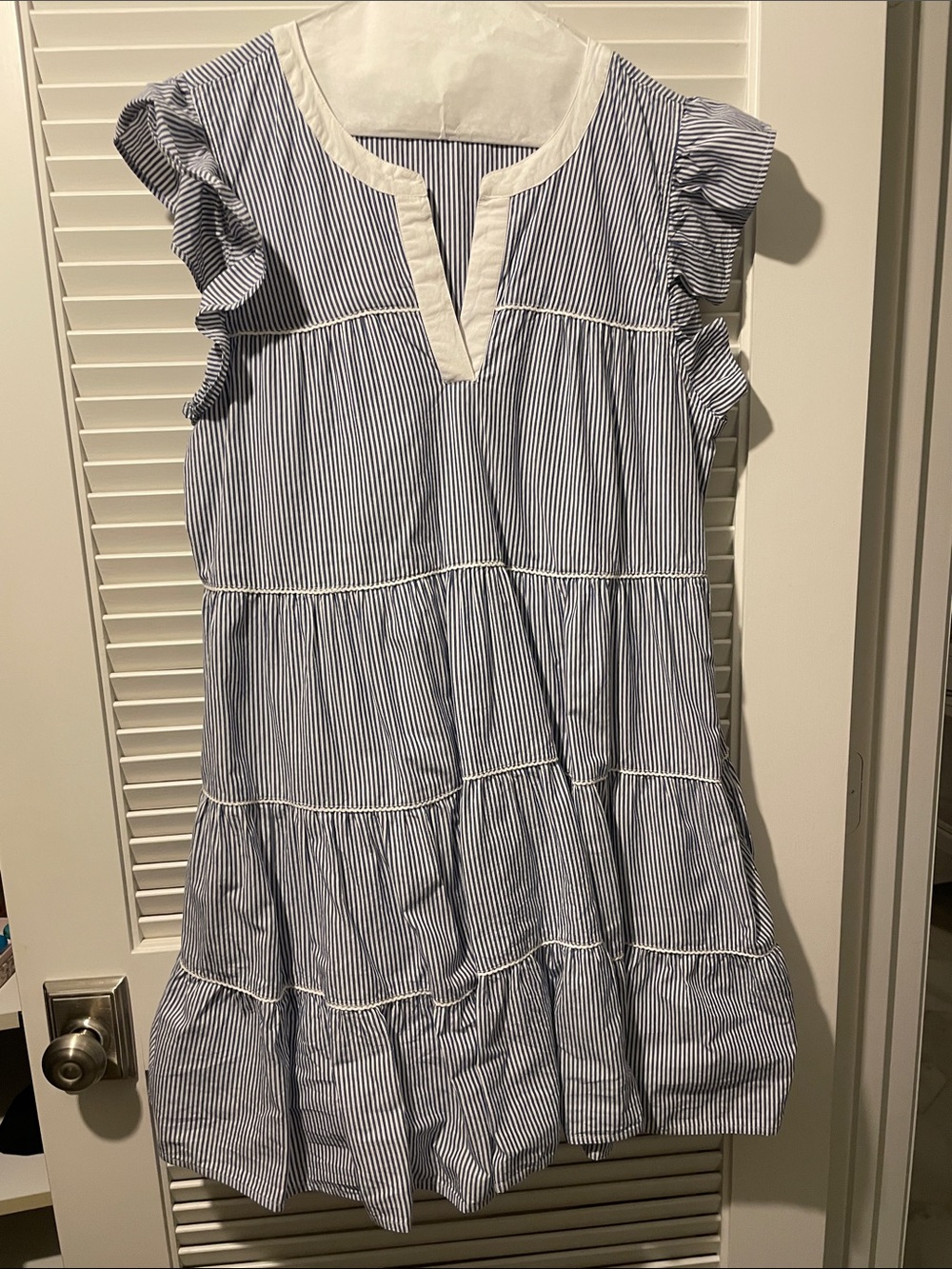 Lot of 8 size L dresses